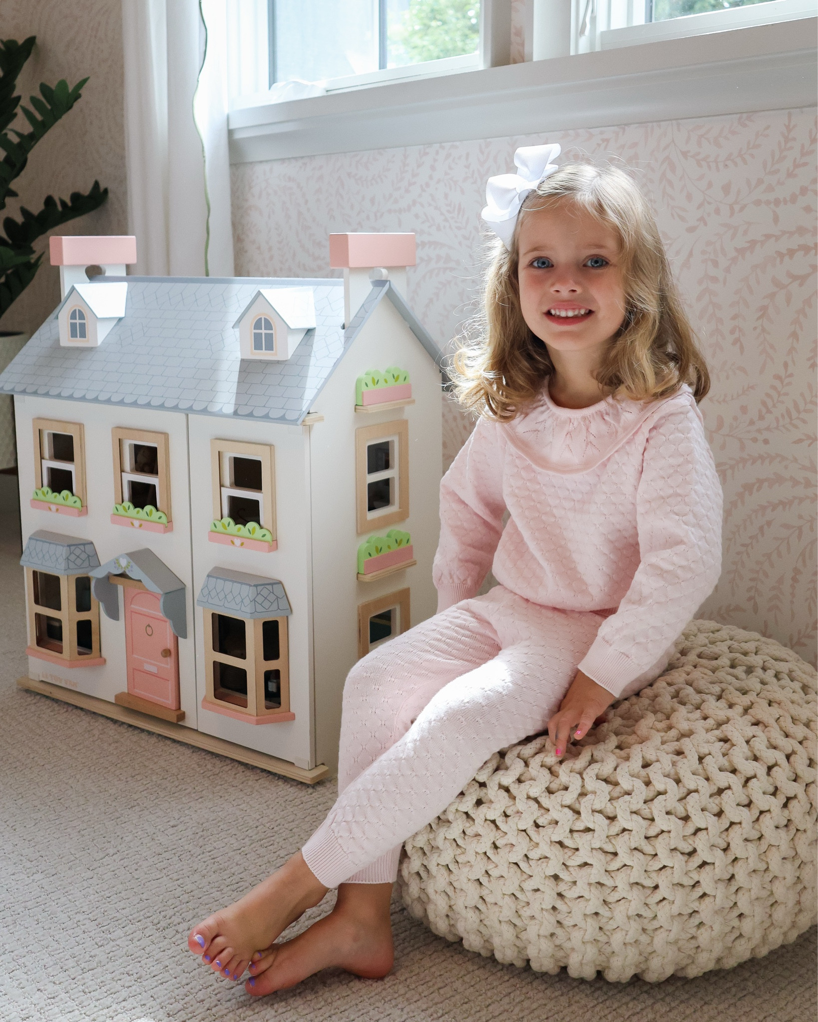 ✨All the girly things✨ Dolls, teddys & the sweetest sweater set from @feltmanbrothers. This will likely be her last year wearing this brand (it goes up to 4T) but they have been some of our most loved pieces over the years 💕 

This set comes in 3 different colors, comment SHOP for the links!



#LTKKids