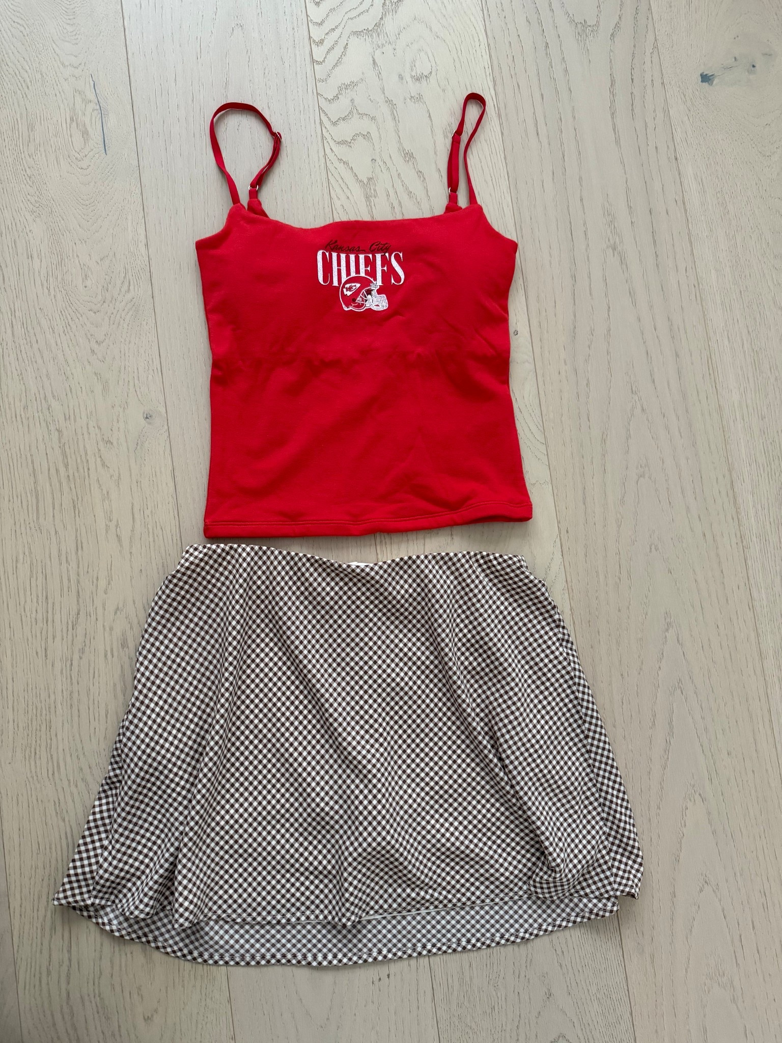 The cutest Chiefs fit ❤️ the Chiefs tank top even has built-in removable padding 👏

#LTKFindsUnder50 #LTKActive #LTKSeasonal
