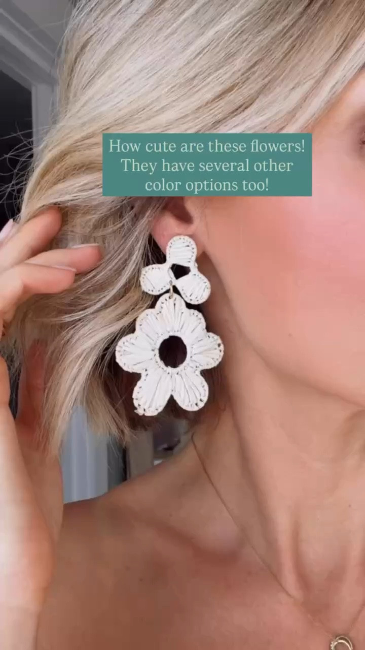 These flower earrings are perfect for spring!

Loverly Grey, statement earrings, statement jewelry, statement accessories 

#LTKootd