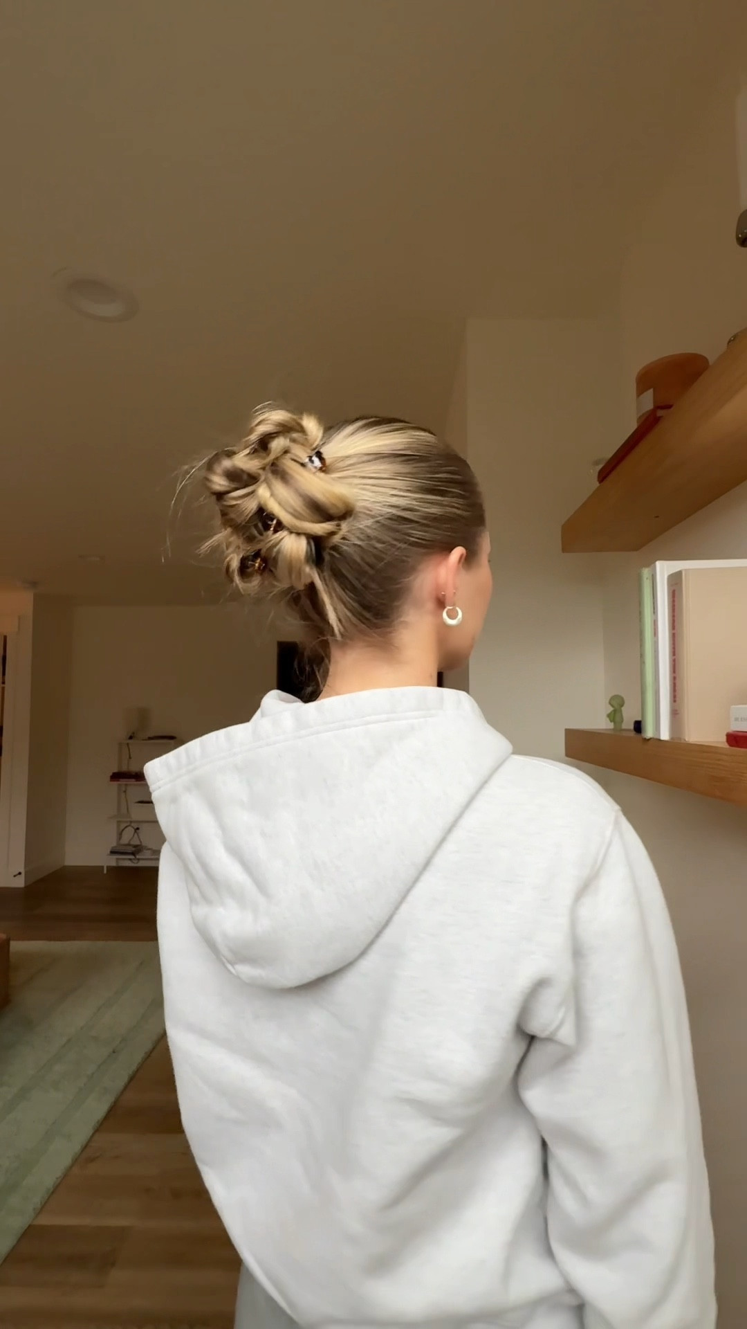 Such a fun hairstyle for spring! 