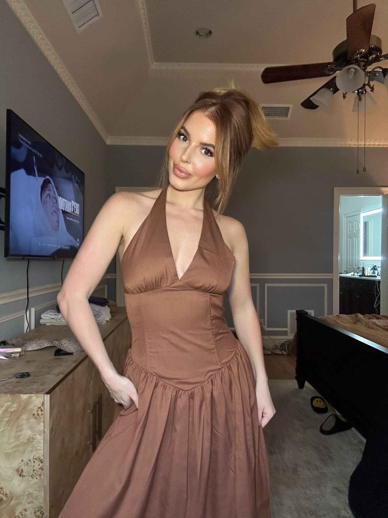 Capsule Wardrobe 101: Solid Color Dresses! So many ways to style this! Only $88. 

#LTKSeasonal #LTKStyleTip #LTKFindsUnder100