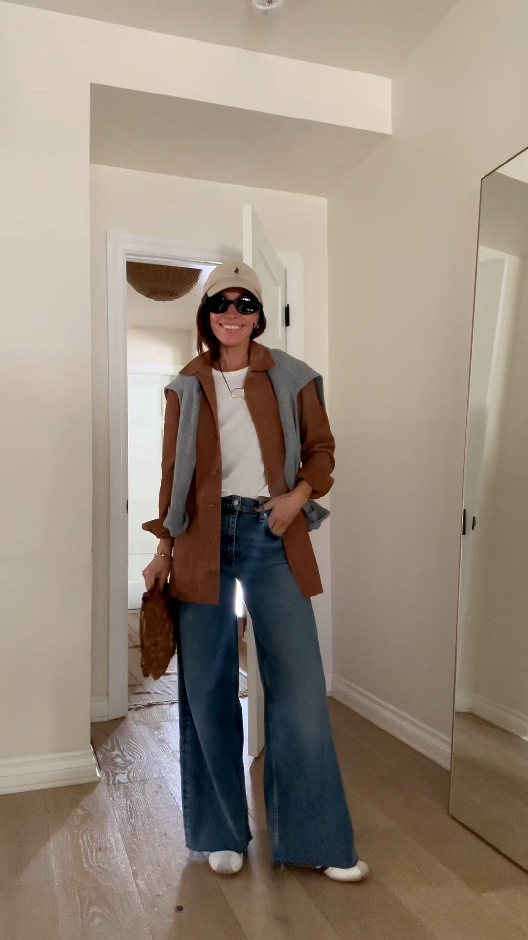 Yesterday’s gloomy weather outfit 
Everything runs tts
Cut the hem in the jeans
