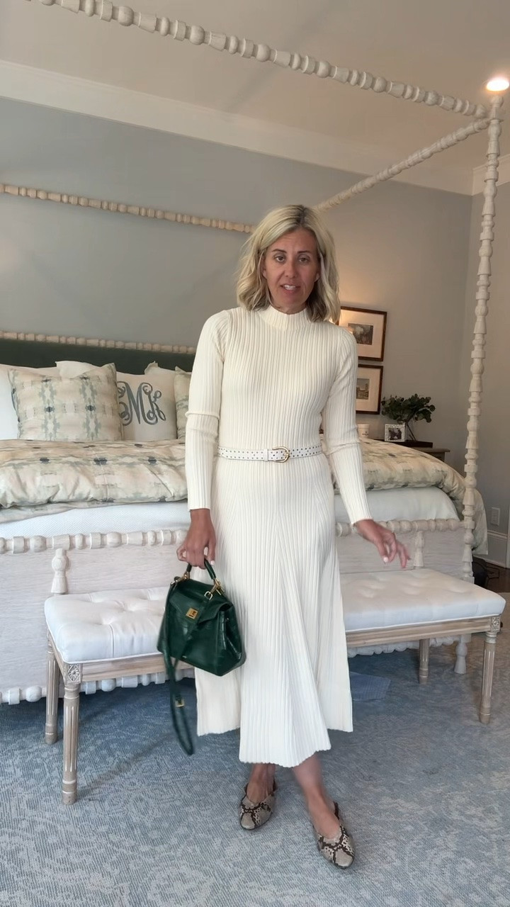 Love a sweater dress that we can style so many ways!
Dress - small
Shoes - 8 tts