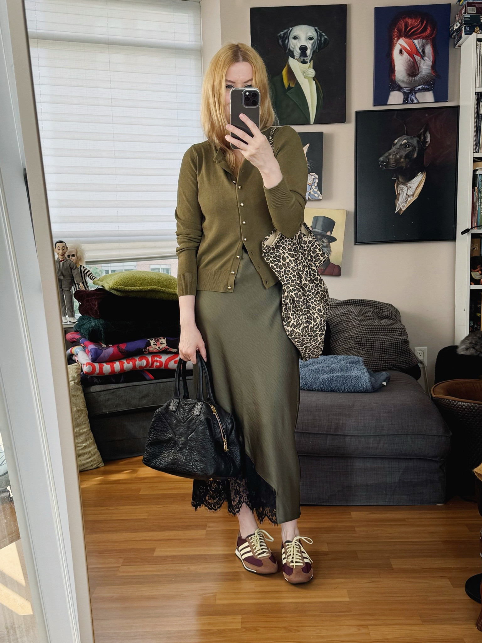 Lots of green. The colour of the season this fall. Does anyone else always carry multiple bags? 
Bag secondhand.

 •
#summerlook #ysleasybag  #torontostylist #StyleOver40  #secondhandFind #fashionstylist #slowfashion #FashionOver40  #MumStyle #genX #genXStyle #shopSecondhand #genXInfluencer #genXblogger #secondhandDesigner #Over40Style #40PlusStyle 

#LTKOver40 #LTKShoeCrush #LTKStyleTip