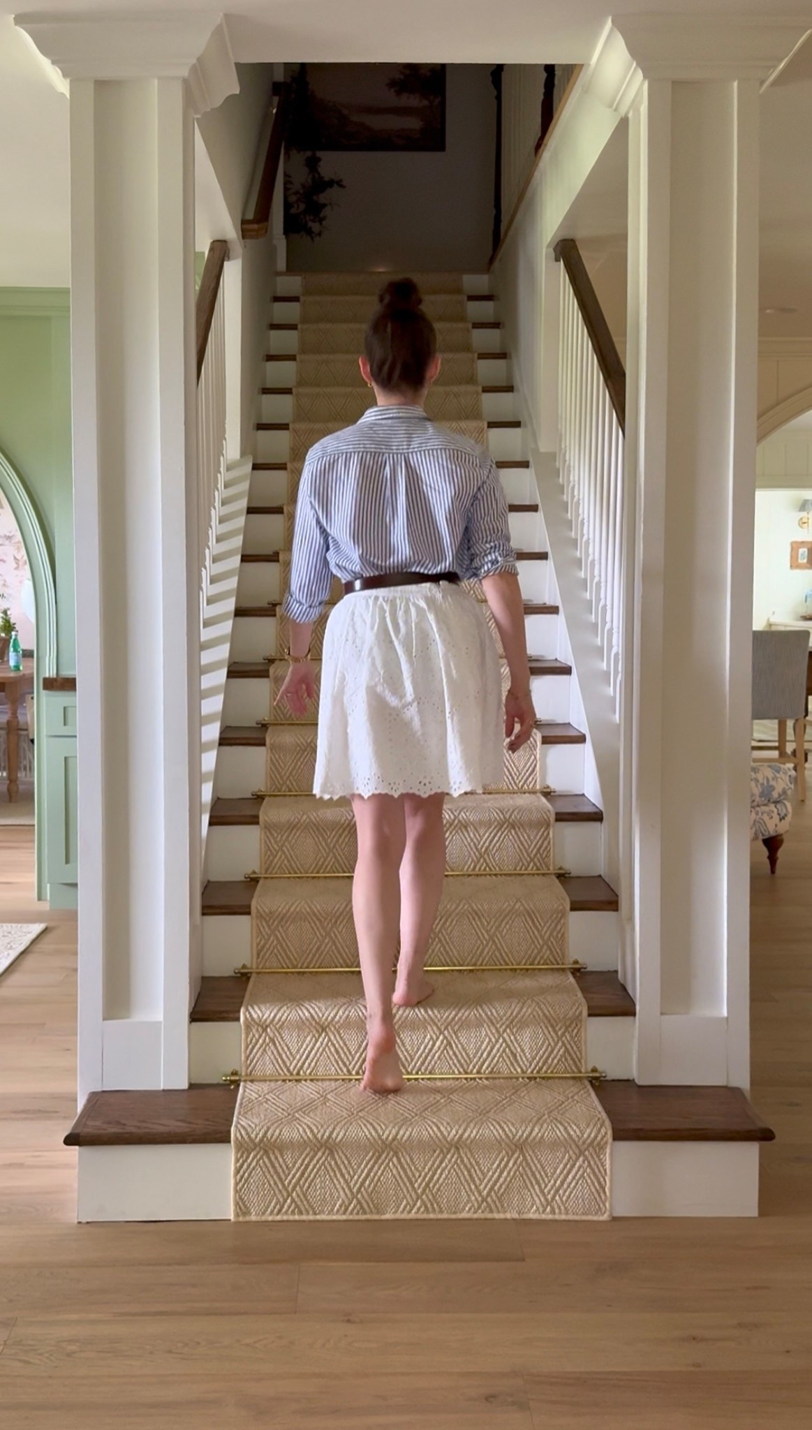 Stair runner and stain details 💕 we orders a custom Annie Selke stair runner with attached padding. Stair treads are stained Special Walnut 🤎