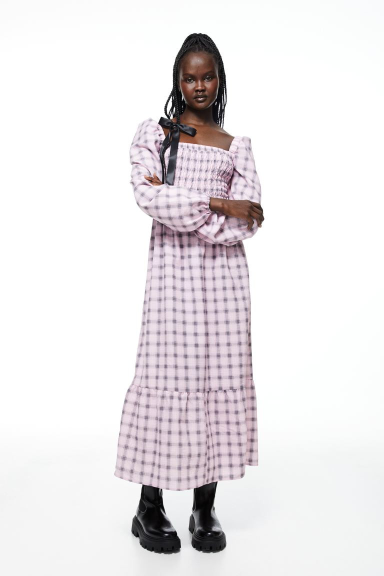 Smocked Crêped Dress - Light pink/checked - Ladies | H&M US | H&M (US + CA)