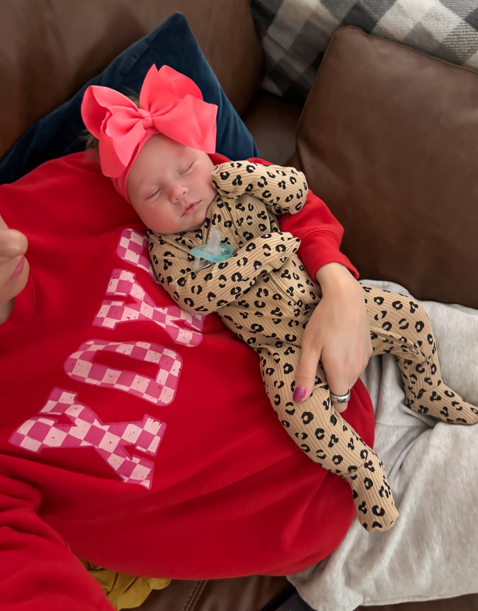 Baby girl outfit // Amazon bows // old navy sleeper 

Baby ootd 

#LTKootd #LTKBaby