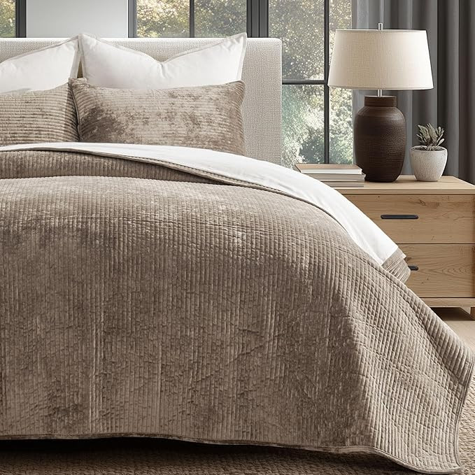 EverGrace Velvet Quilt Set King Size, Luxurious Soft Quilted Bedding Sets, Lightweight Velvet Com... | Amazon (US)