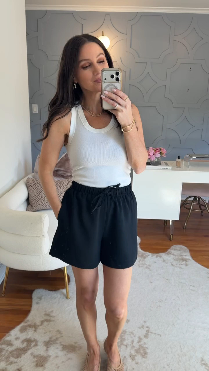 A relaxed black-and-white pairing that's perfect for warm days — these drawstring shorts are comfy enough for errands, chic enough for lunch out. True to size in both pieces.

Aritzia Summer 2026 • Stylist Picks • Effortless Everyday Looks 

 #LTKootd #LTKSeasonal #LTKOver40