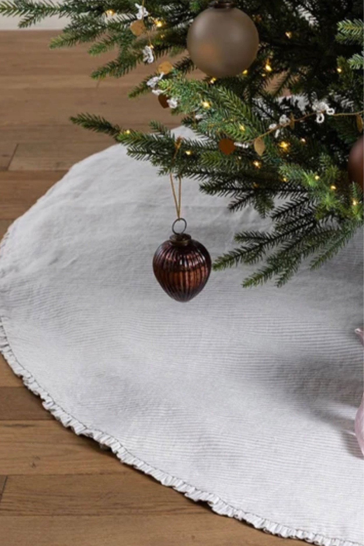 #christmas tree skirts 

#LTKstyletip #LTKHoliday #LTKSeasonal