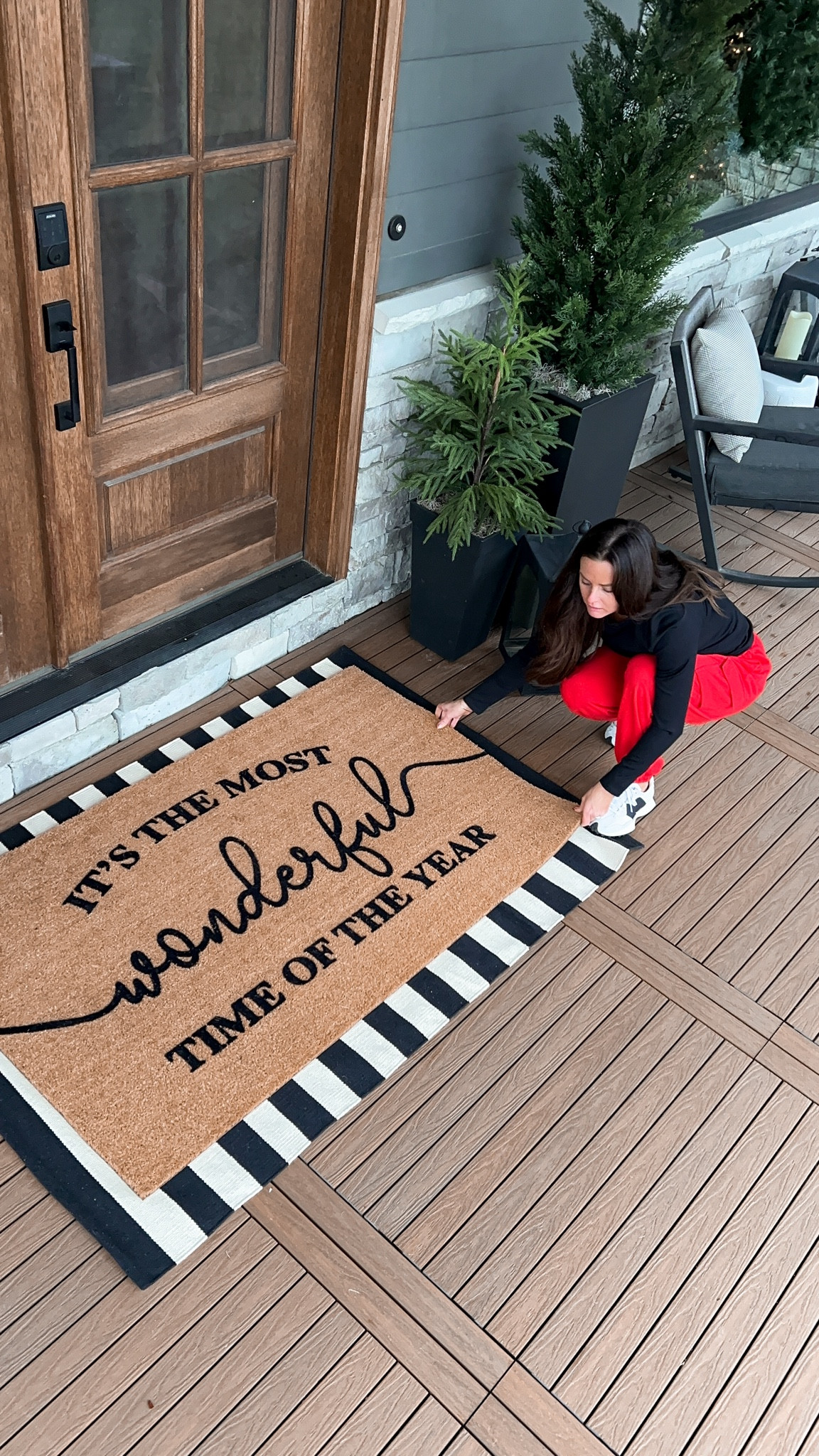 Christmas Front Door Mat 

#LTKhome #LTKHoliday #LTKSeasonal