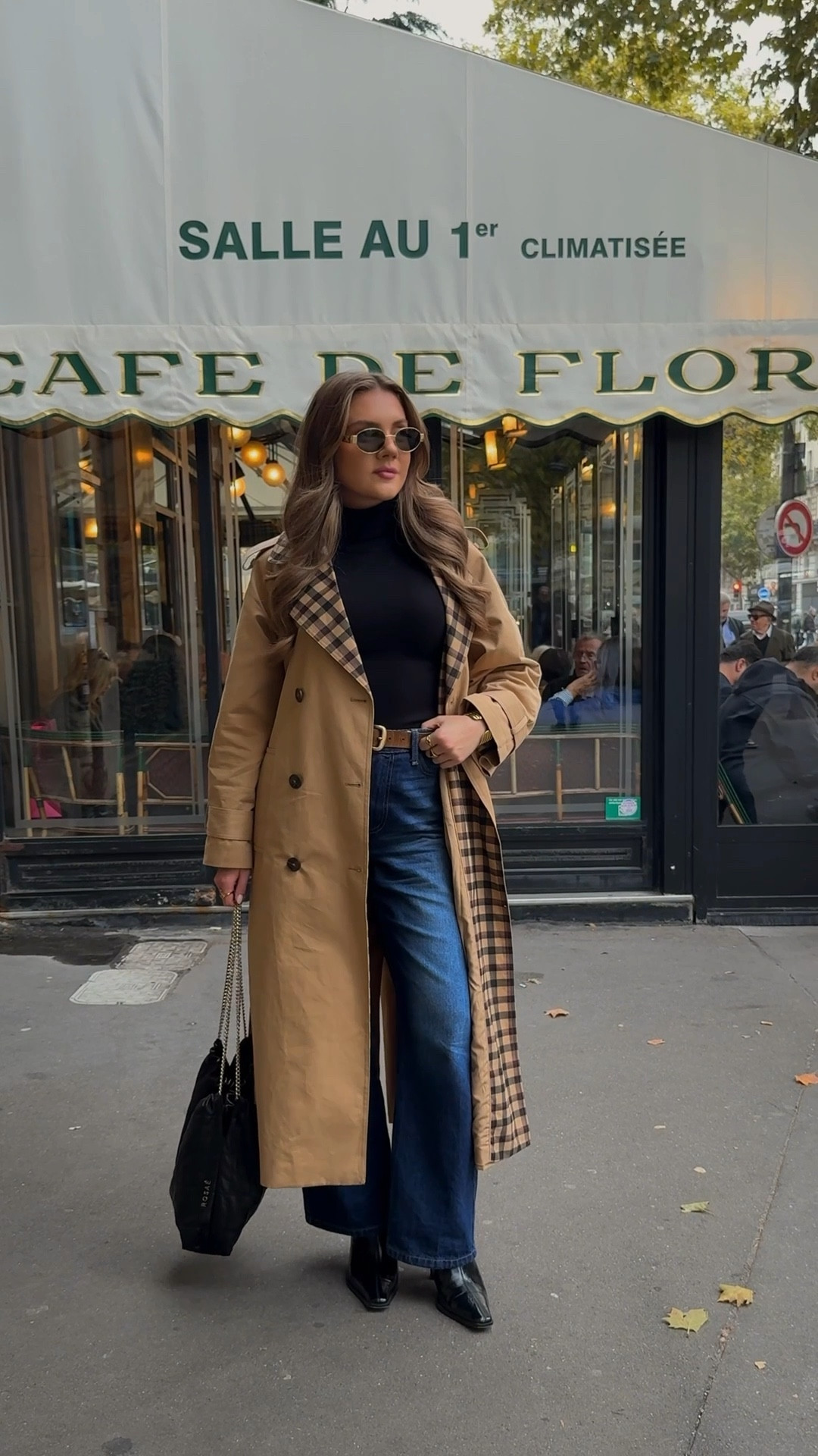 What I’m wearing for a day in Paris 🖤

Blue jeans, trench coat, easy autumn outfit, wide leg jeans, suede belt, black knitted top, black roll neck, beige trench coat, autumn outfit, fall outfit 

#LTKuk #LTKautumn #LTKeurope