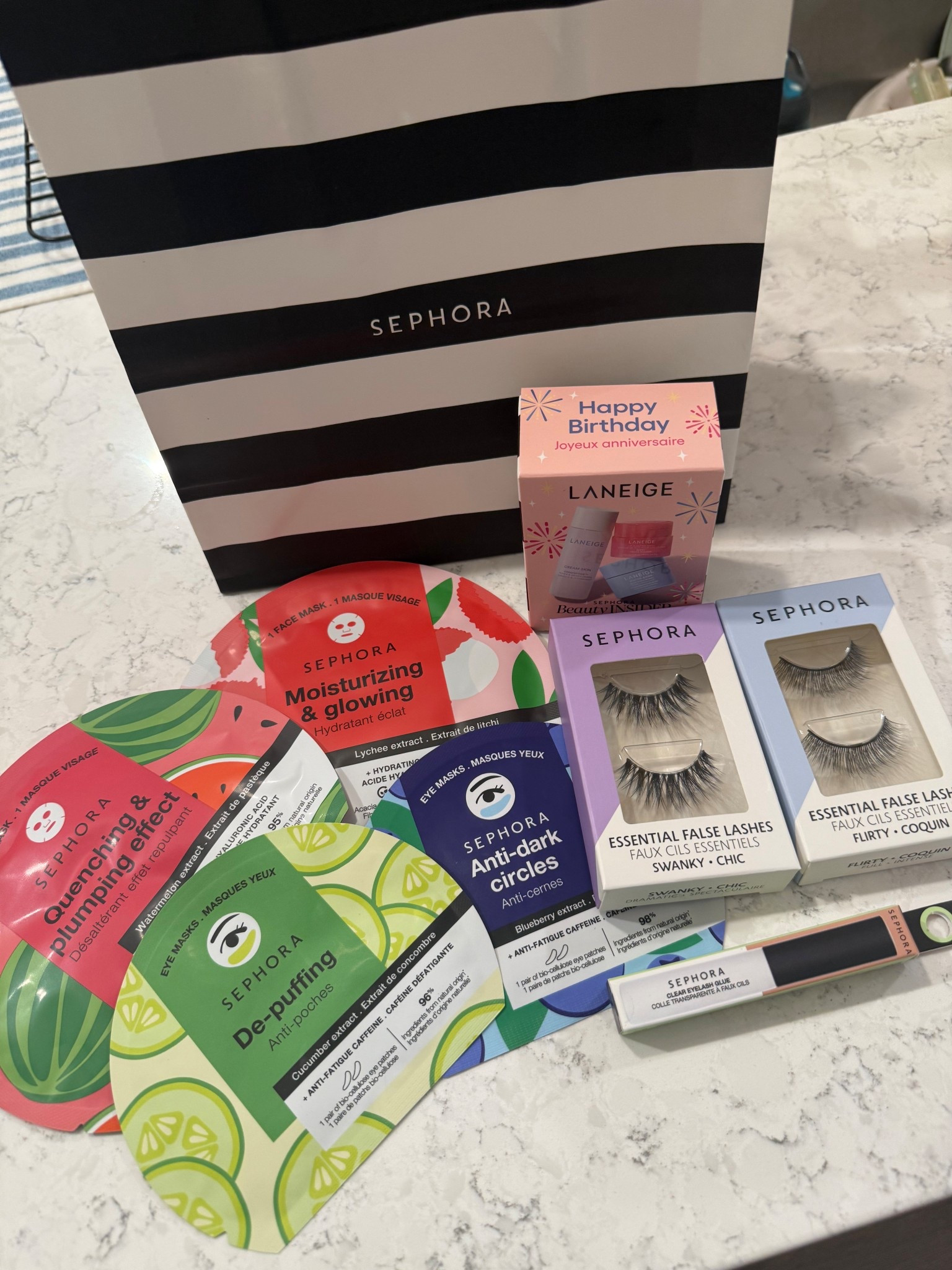 It’s #SelfcareSunday. Check out my mini pre-birthday Sephora haul. Eye patches and face masks are my self-care skin staples! 🎂💕
#Sephora #Sephorahaul #birthdayprep #sephoraskincare #sephorabeauty

#LTKGiftGuide #LTKBeauty #LTKFindsUnder50