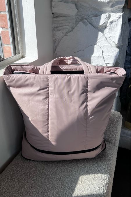 The best expandable tote!

Calpak, carry on bag, gym bag, everyday bag, overnight bag, weekend bag, pack with me, packing must haves, puffy tote bag

#LTKSeasonal #LTKtravel #LTKFind