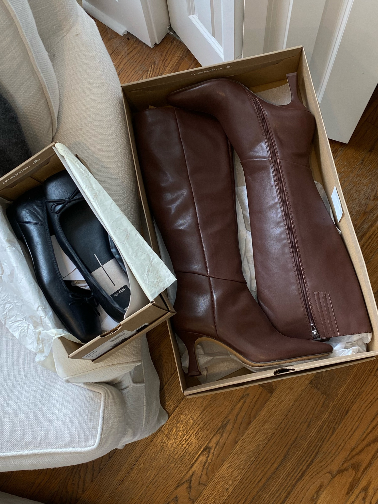 I’m loving this chocolate color for boots and handbags this year. And the square toe on these ballet flats is such a cute take on a classic style. Can’t wait to style these shoes for date nights, spring transition outfits, and fall outfits. Thank you, Dolce Vita! 

#LTKStyleTip #LTKMostLoved #LTKShoeCrush