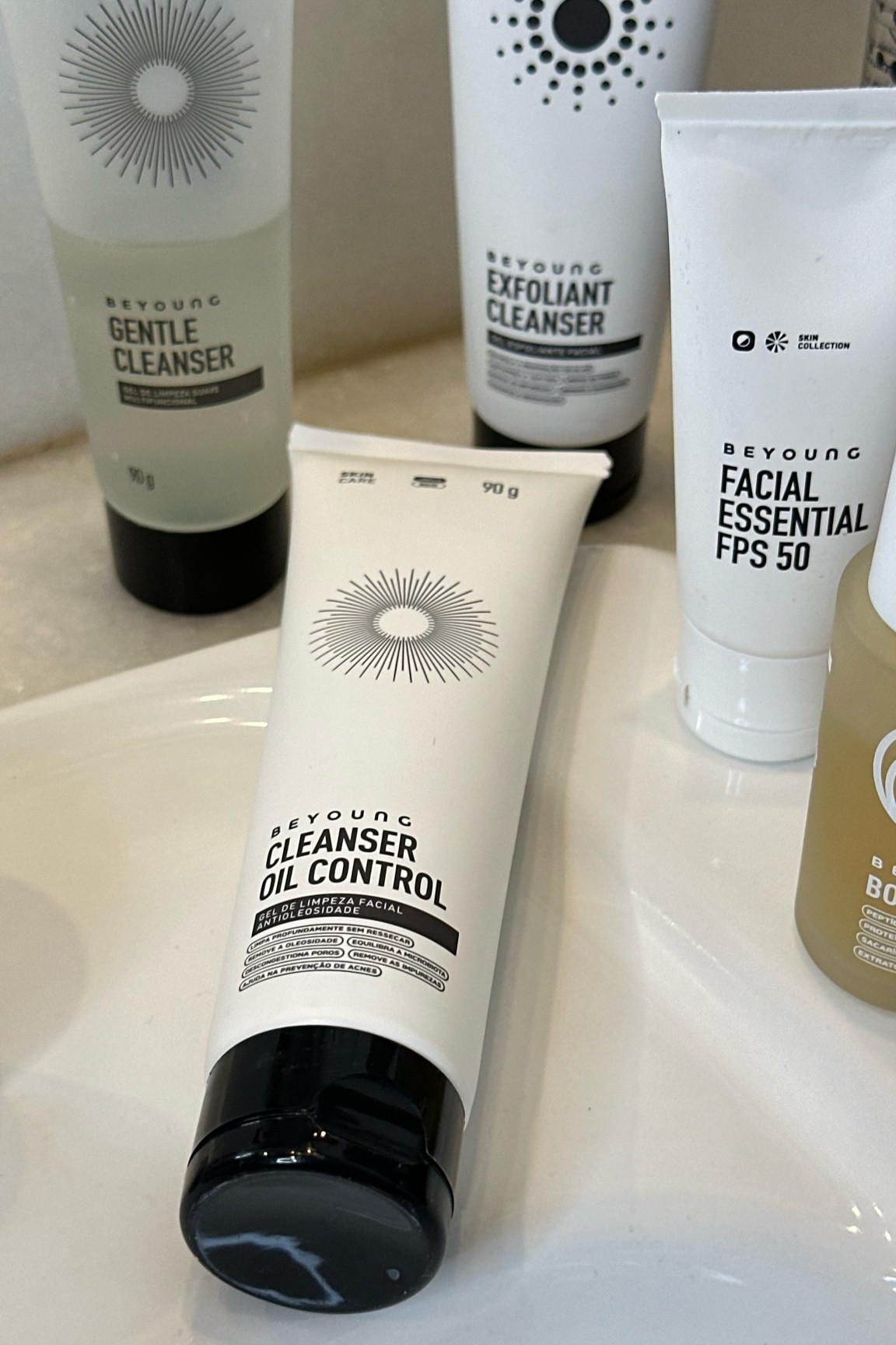 Skin care by Beyoung 🏷️ Use cupom MICHELEBOTAN10 💝

EXFOLIANT CLEANSER

Esfoliante facial com efeito smart peeling, que estimula a renovação celular, uniformiza a textura da pele, desobstrui os poros e remove a oleosidade.


GENTLE CLEANSER

Gel de limpeza suave multifuncional: limpa profundamente, sem ressecar ou agredir a barreira natural de proteção da pele.


CLEANSER OIL CONTROL

Gel de limpeza facial refrescante para peles oleosas, mistas e acneicas: remove a oleosidade sem ressecar e ajuda a prevenir a acne.


FACIAL ESSENTIAL FPS 50

Beyoung Facial Essential FPS 50 é um protetor solar multifuncional de tripla proteção com ação antioxidante e acabamento transparente.


#LTKbeauty #LTKbrasil #LTKover40