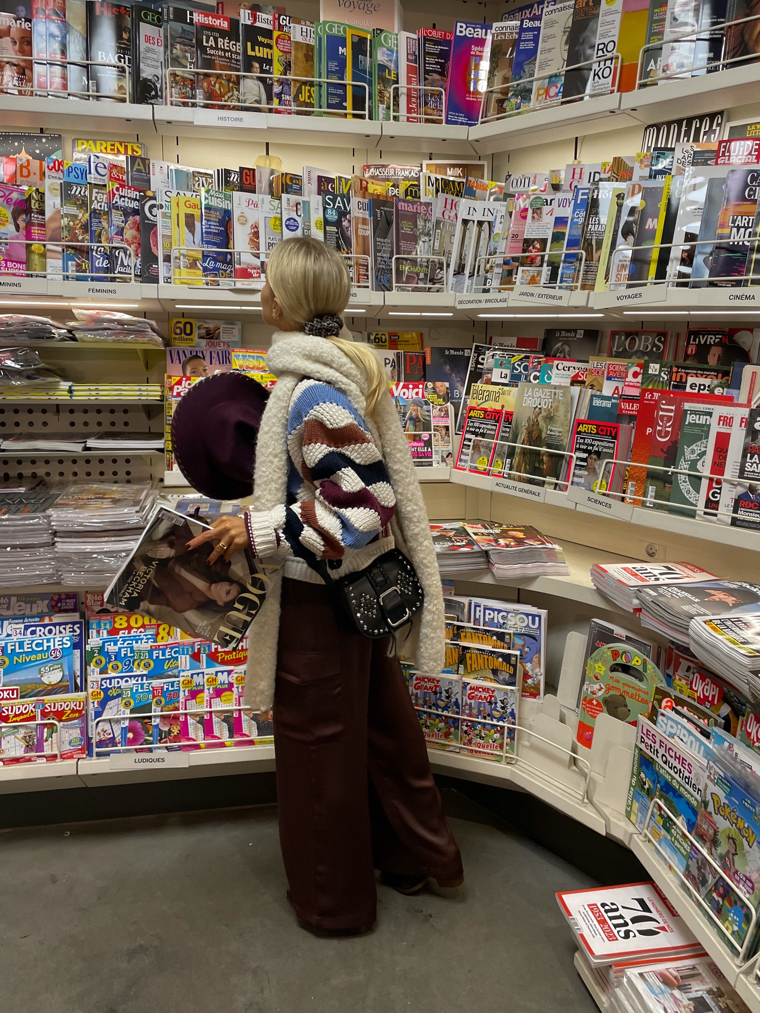 Cute knits and scarfs in Paris 🇫🇷🧣🧸🍂 
•
•
•
•
•
#ootd #ootdstyle #tenuedujour #lookdujour #fallfashion #falloutfit #knitlove #cargopants #dailystyle #casualchicstyle #dailystyle #streetstylelook #streetstyleluxe #bash #bashparis #falloutditideas #winterfashion #winteroutfit #winteroutfitifeas 

#LTKeurope #LTKstyletip #LTKSeasonal
