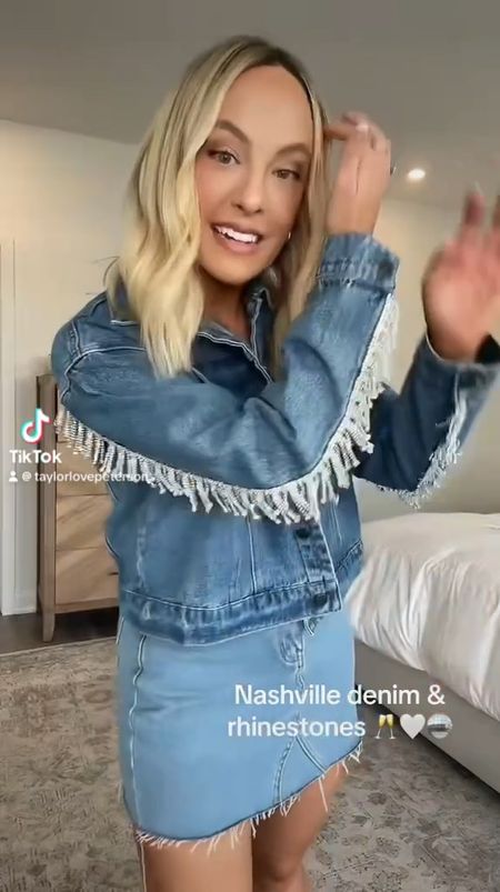 Nashville Country Concert Outfit

Jean Outfit, Jean Jacket, Denim Outfit, Denim on Denim, Nashville Outfit, Country Concert Outfit 

#LTKSeasonal #LTKShoeCrush #LTKStyleTip