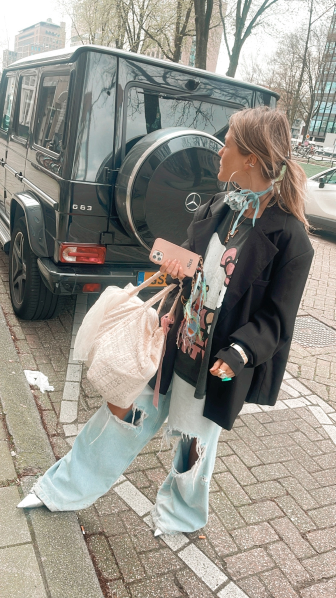 Ripped jeans and oversized blazer 

#LTKFestival #LTKSeasonal