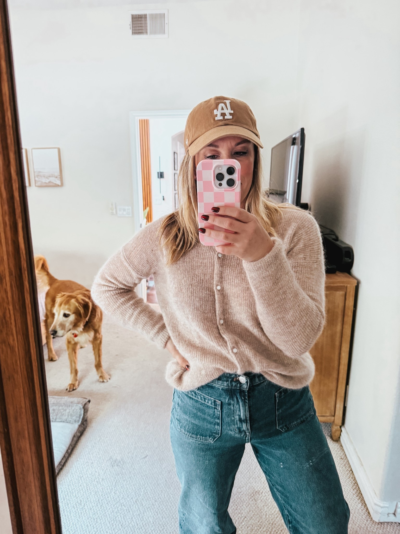 Here is an easy outfit idea to recreate this spring. I love how these classic staple pieces can be styled a dozen different ways to create a whole new look

Cardigan: xs, run slightly oversized so I sized down

Jeans: 26, these run slightly smaller than my other Madewell jeans - I almost always size down in this brand but these are tts

