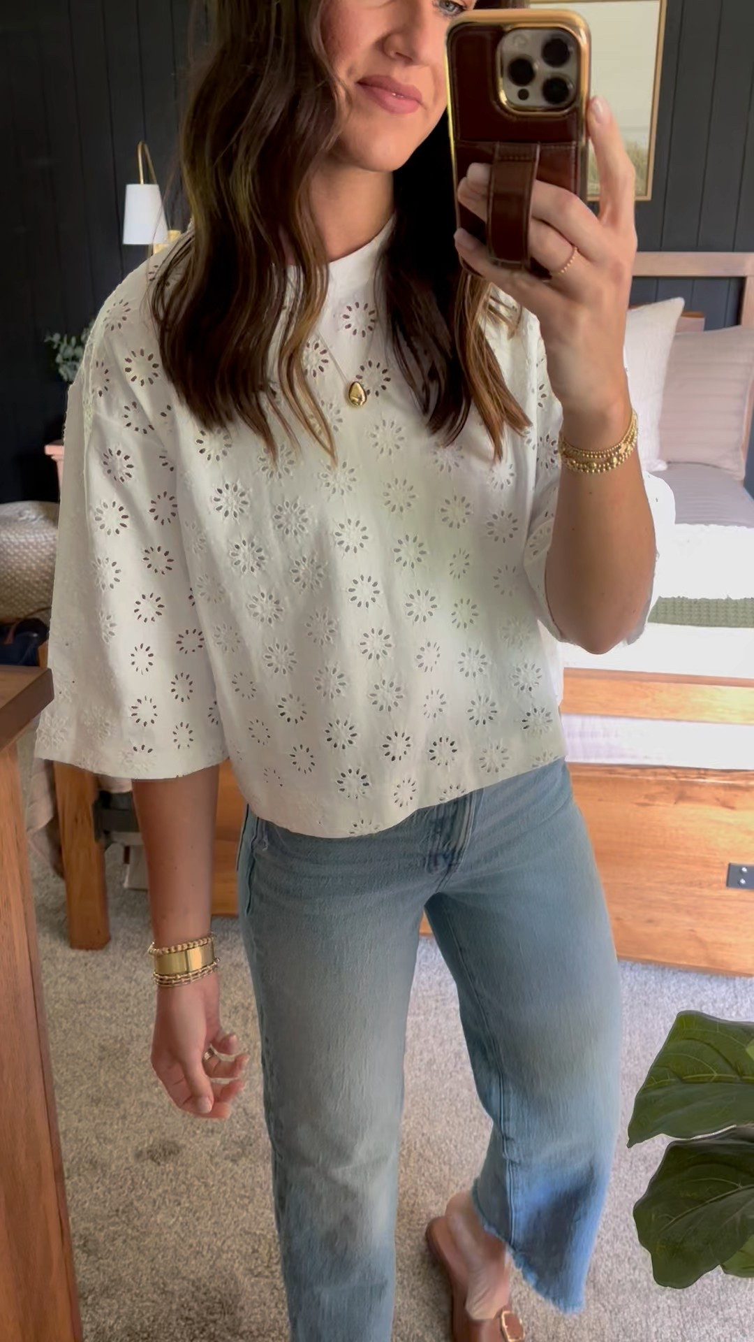 Todays outfit 

Tee - small
Jeans - size down, I’m in a 25 long 


#LTKStyleTip #LTKFindsUnder50 #LTKFindsUnder100