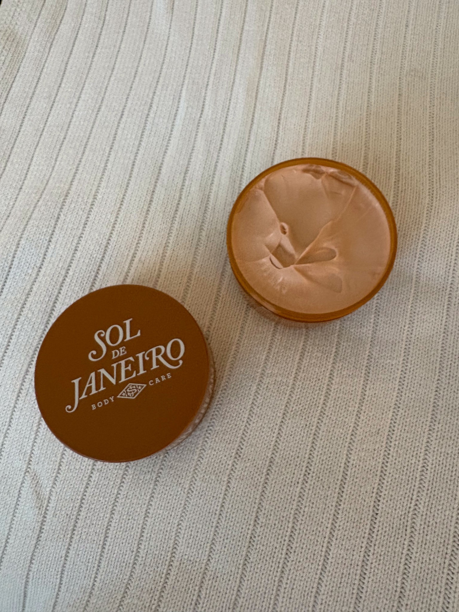 Best glowy lotion with micro shimmers 



#LTKselfcare #LTKBeauty #LTKgrwm