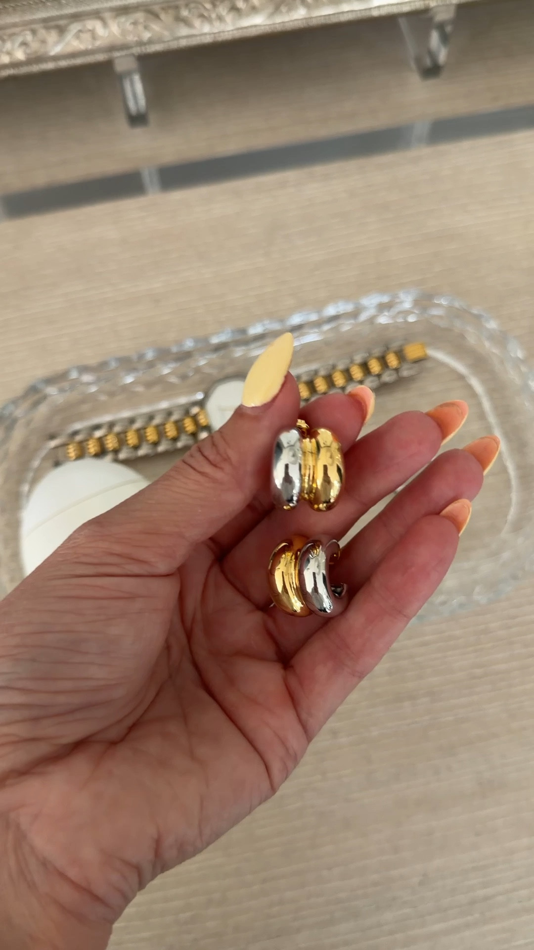 Use code: CWATTCM and save 10% on Caitlyn Minimalist jewelry! Gold and silver earrings.
@Caitlyn Minimalist 

#LTKWorkwear #LTKSaleAlert