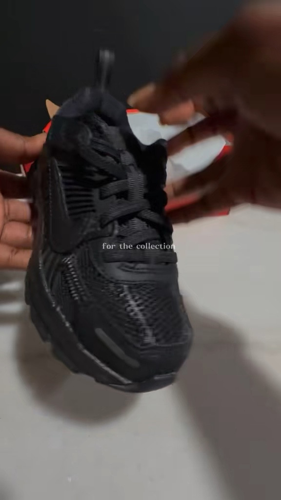 Unboxing some HEAT for my preschooler 😮‍🔥👏🏽
The Vamero set is giving comfy + stylish, and baby these Clark Wallabees?! 🥹🔥 real grown man vibes in toddler form!

Perfect for school, picture days, or just stepping out looking better than the adults 😭

10/10 recommend—because if he stepping out, he stepping OUT 💅🏽

Everything linked in my LTK 🛍️

#BoyMom #ToddlerStyle #KidsFashion #MiniStyle #PreschoolFits #MomFinds #LTKKids #StyledByMom

#LTKKids