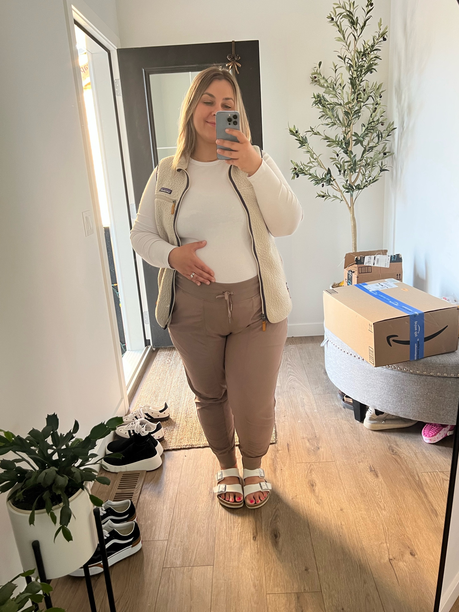 lululemon // patagonia//birkenstock//sad beige // casual comfort

#LTKcanada #LTKmidsize #LTKmaternity