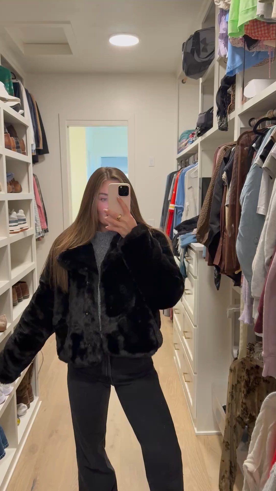 this fur coat, absolute 10/10! 

#WalmartPartner @WalmartStyle @SofiaVergara #WalmartStyle