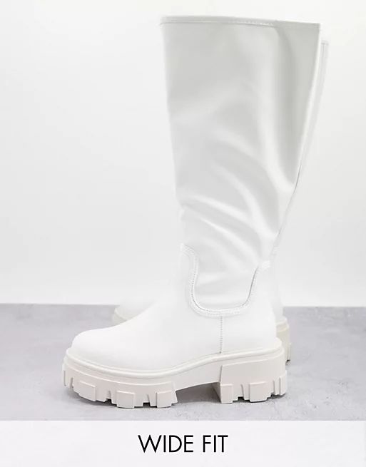 ASOS DESIGN Wide Fit Carla chunky flat boots in white | ASOS | ASOS (Global)