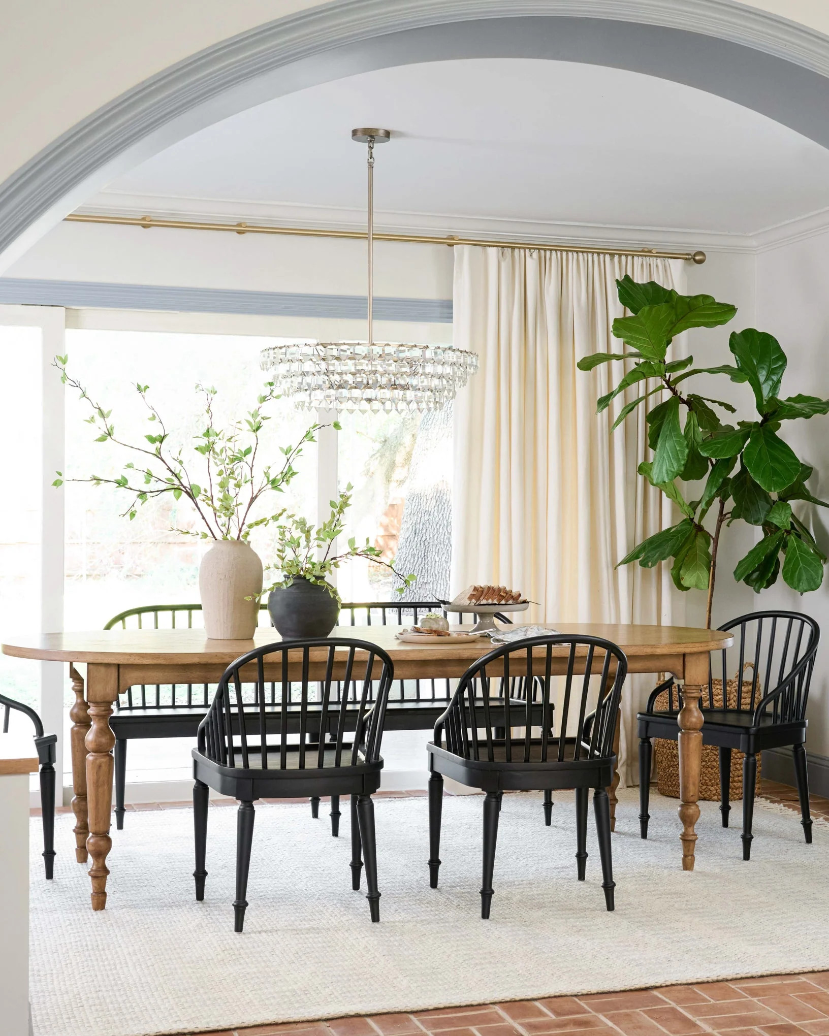 Carlotta Dining Table | Magnolia
