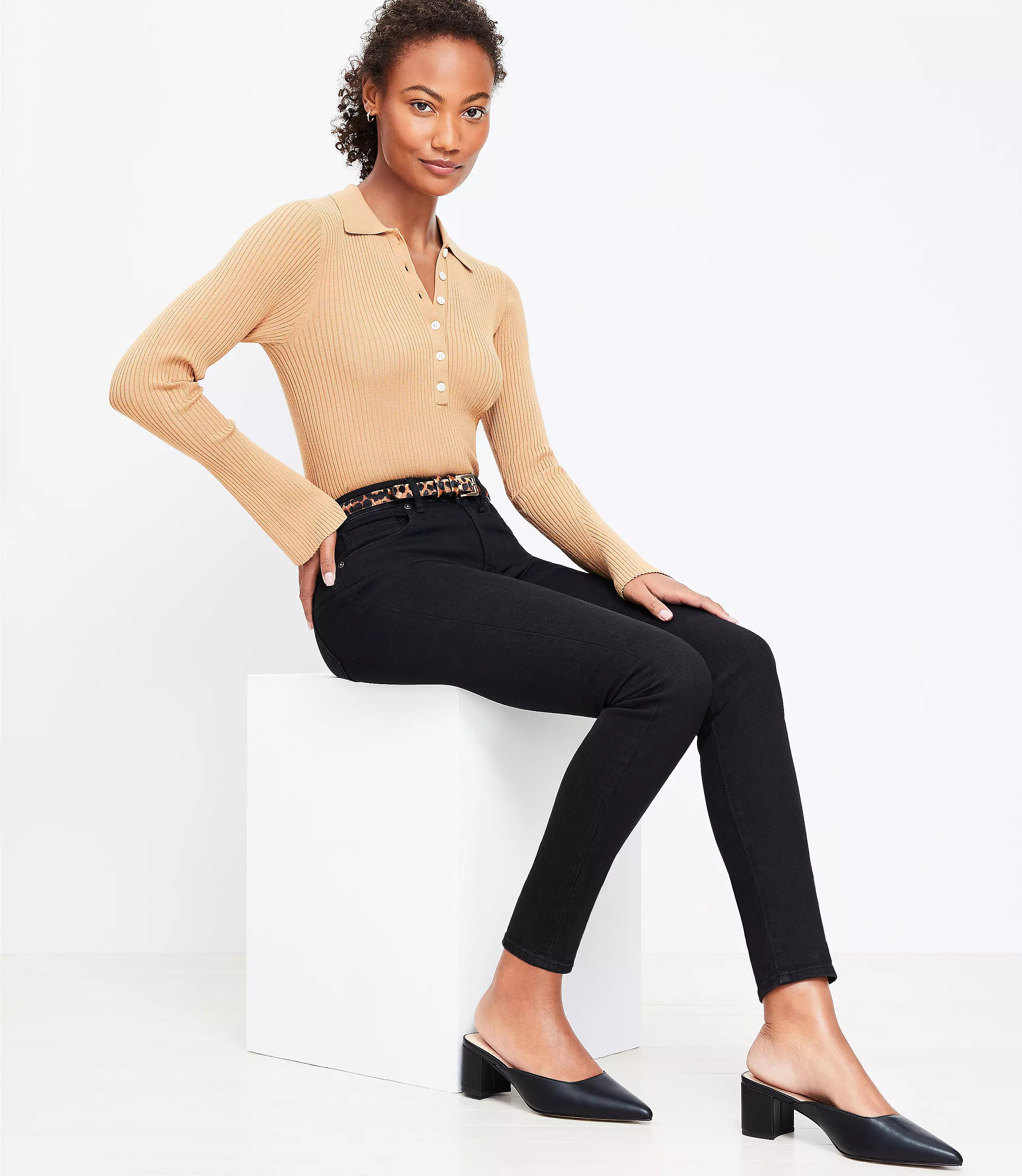 High Rise Skinny Jeans in Black | LOFT