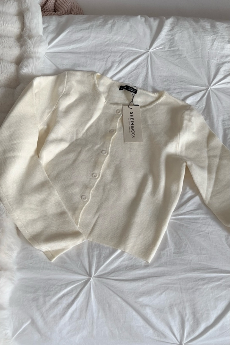 Shein, Shein Fashion, Basics, Basics Fashion, Longsleeve, 2023 fashion, white fashion, fall, fall essentials, fall fashion , fall 2023, white, top fashion, 2023 fashion, basics, gold hoops, gold jewelry, sweatpants, longsleeve, beige, H&M, outfit inspo, outfit inspiration, blue jeans, bag, spring 2023, spring fashion, that girl outfit, vanilla girl outfit

#LTKstyletip #LTKHolidaySale #LTKCyberWeek