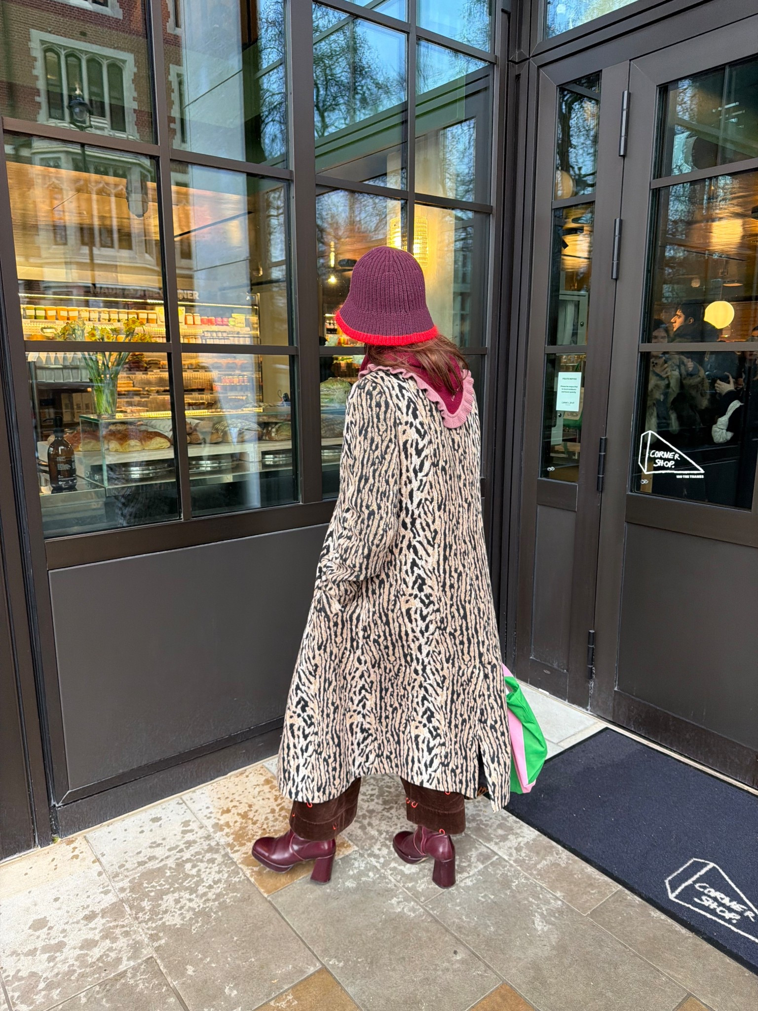 Hardest working coat in my wardrobe 🤎