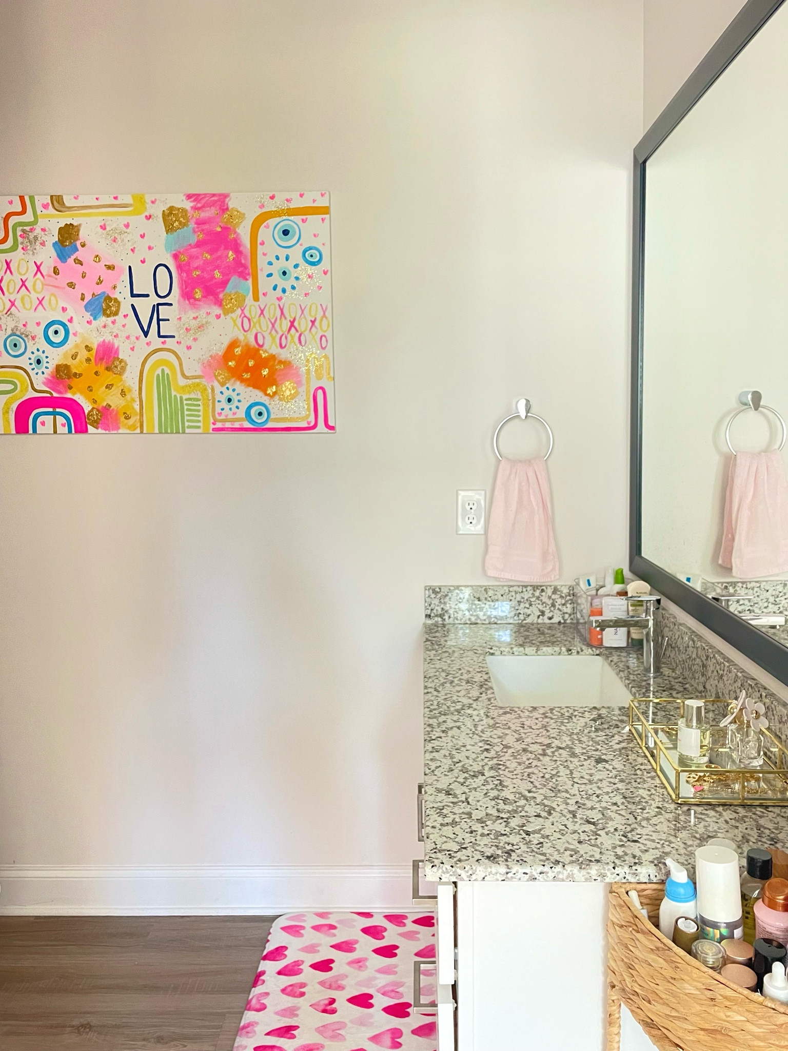 My colorful and preppy bathroom 💖💖💖💖💖 I love everything. I made the painting!

#LTKunder50 #LTKbeauty