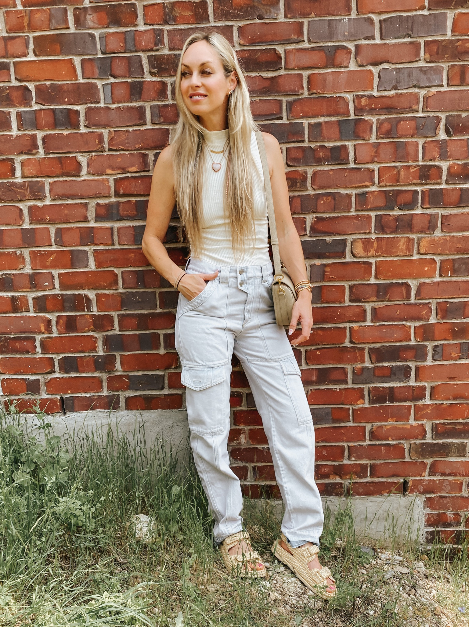 Cargo pants but make them chic paired w/ a mock neck tank🤩

#LTKshoecrush #LTKstyletip #LTKunder100