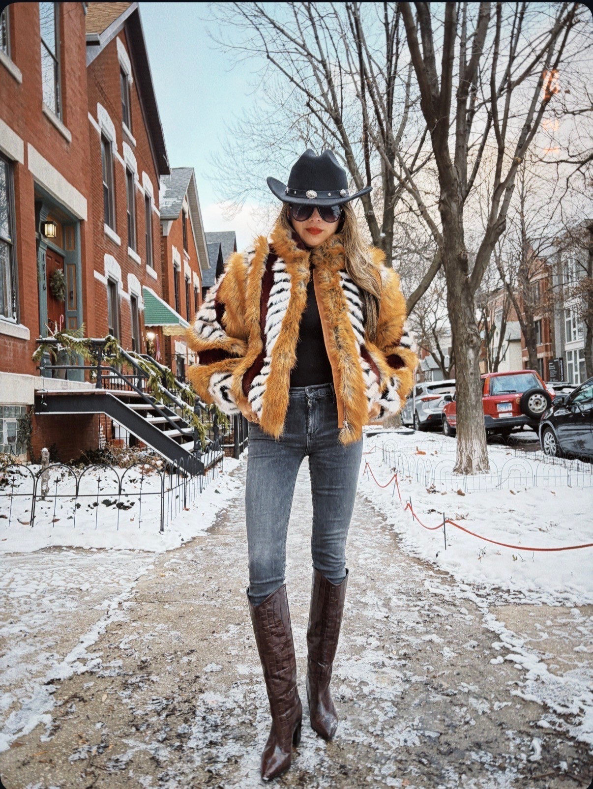 Faux fur coat, Aspen style, holiday style, Apres ski style, size small in all 

#LTKSeasonal