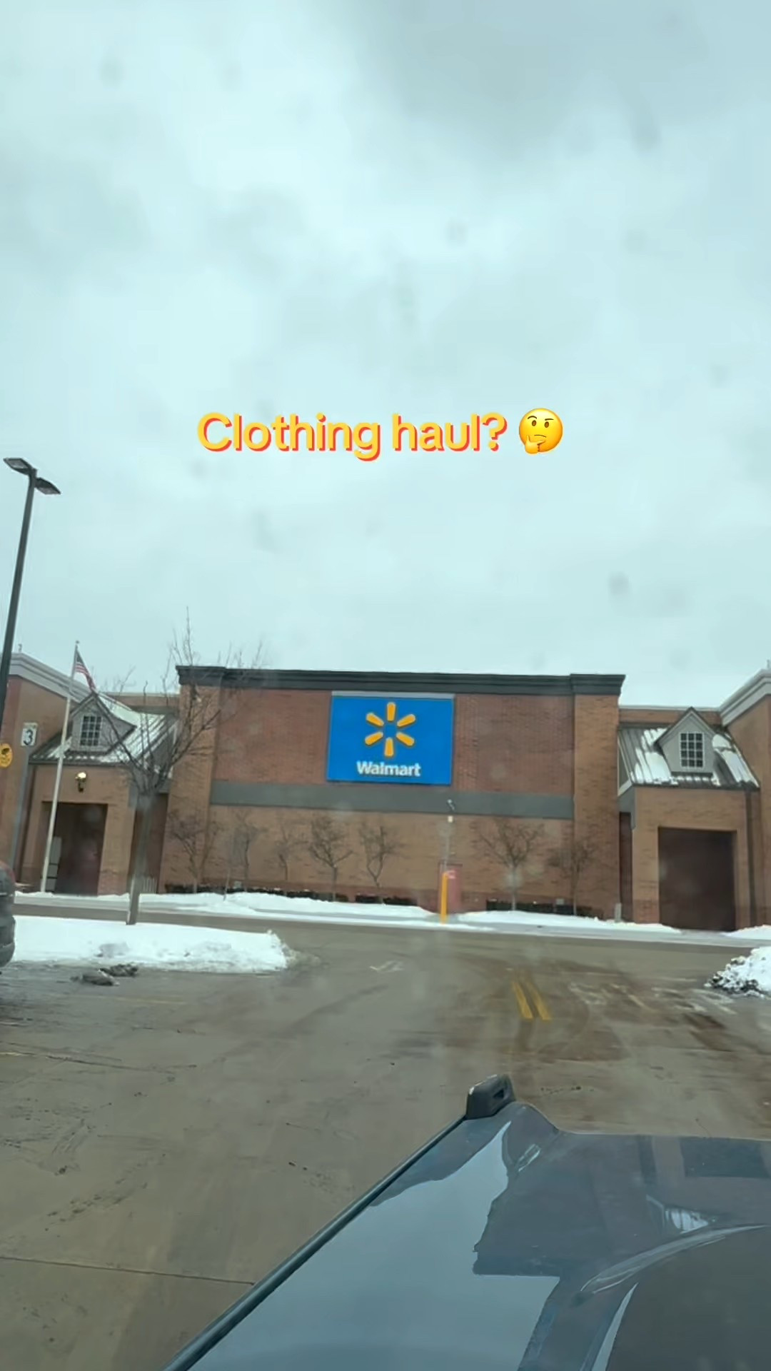 POV: you haven't been to Walmart in years, so you go to try it on 'just for fun' and end up obsessed!
Reference: 5'5.5", size M or 6/8
Fleece: M, would up to L oversized fit Yellow sweatshirt: L for oversized fit Black top: L, could do M Pleated trousers: M, TTS
Shacket: L, could doM if wanting more cropped.
Jeans: 6, would size down

#LTKOver40 #LTKootd #LTKMidsize