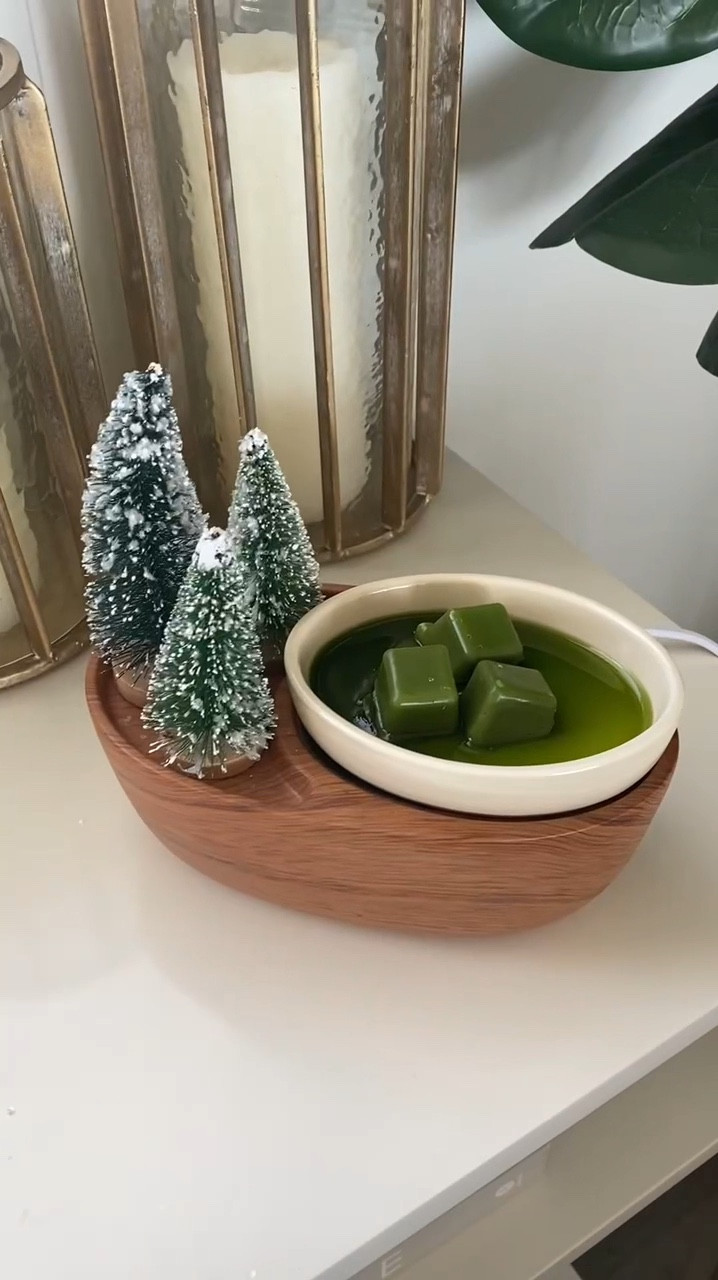 Halloween/Christmas decor in one!

Wax melter, fall decor, Christmas decor, Walmart finds, Walmart home decor, Walmart home, better home and gardens, fragrance warmer, seasonal decor, back in stock 

#LTKVideo #LTKHome #LTKSeasonal