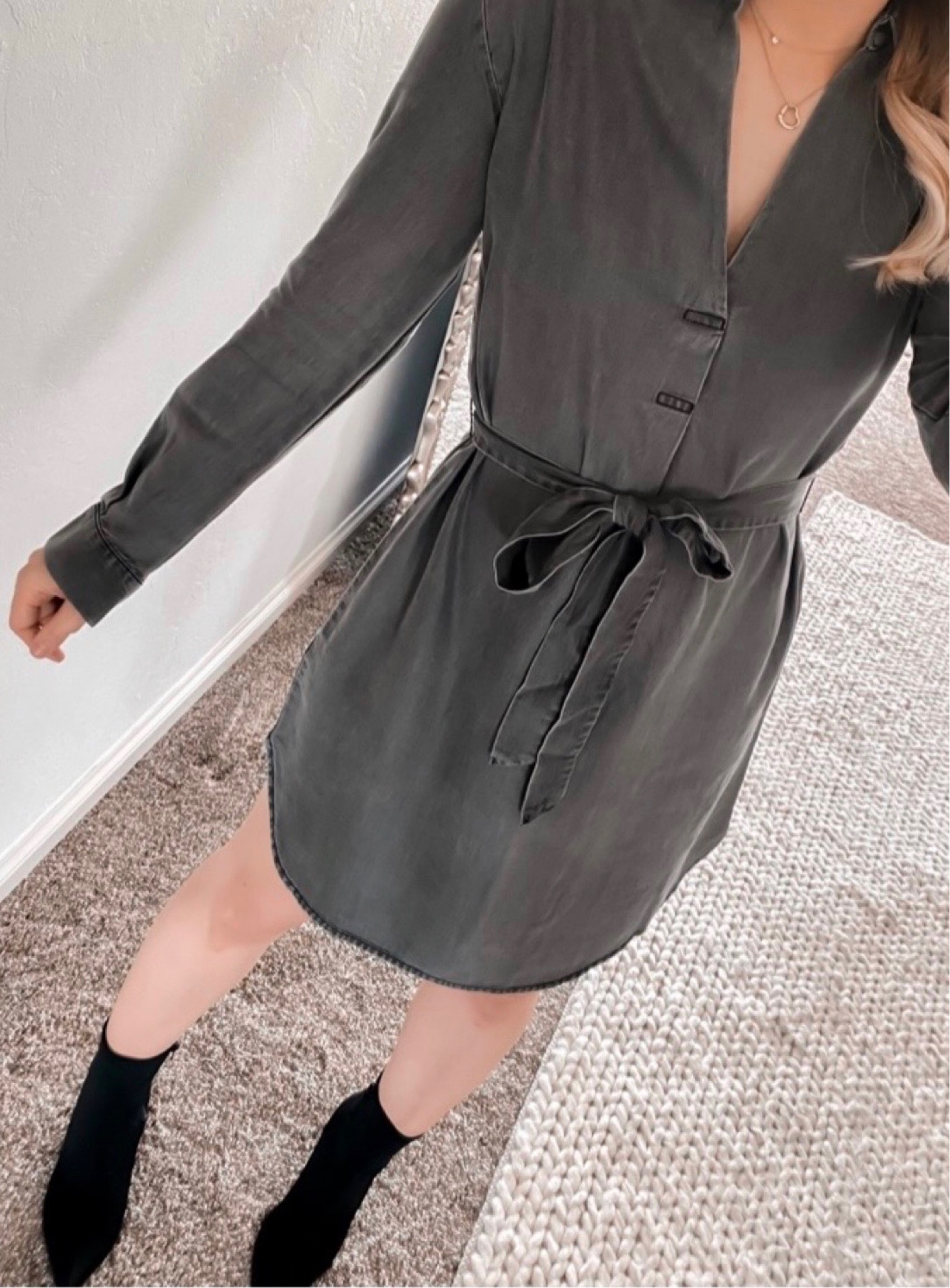 This dress is SO SOFT and on sale!
Amazon Fashion 
Amazon finds
Grey dress 


#LTKstyletip #LTKsalealert #LTKunder50 #LTKshoecrush