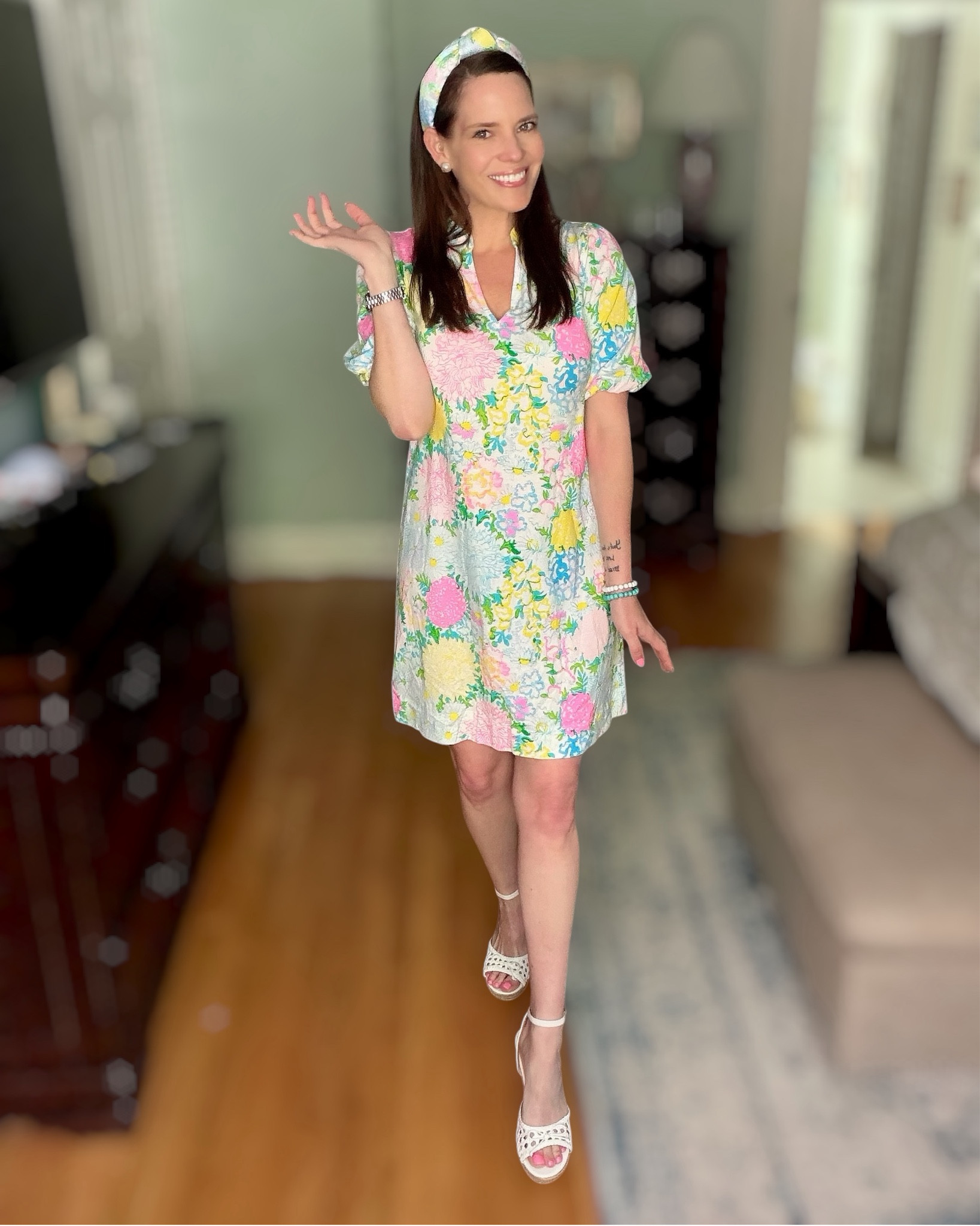 Lilly Pulitzer Carey Dress 🌸💐 Preppy Spring Florals


The prettiest pastel Lilly moment 🌸💐 This Carey Dress is such a feminine, easy piece for spring and summer—lightweight, breezy, and perfect for everything from brunch to showers to vacation days ☀️

I love the soft floral print paired with the puff sleeves for a flattering, polished look. Styled it with neutral espadrille wedges and added matching accessories for a fun, coordinated feel 🤍

Also linking these adorable Lilly pouches—perfect for travel, makeup, or tossing in your tote! 🎀

Sizing: wearing XS, fits true to size with a relaxed, comfortable fit.

spring dress outfit, lilly pulitzer style, pastel floral dress, preppy feminine outfit, resort wear style, shower dress outfit, brunch outfit idea, colorful summer style

#LTKOver40 #LTKootd #LTKPetite