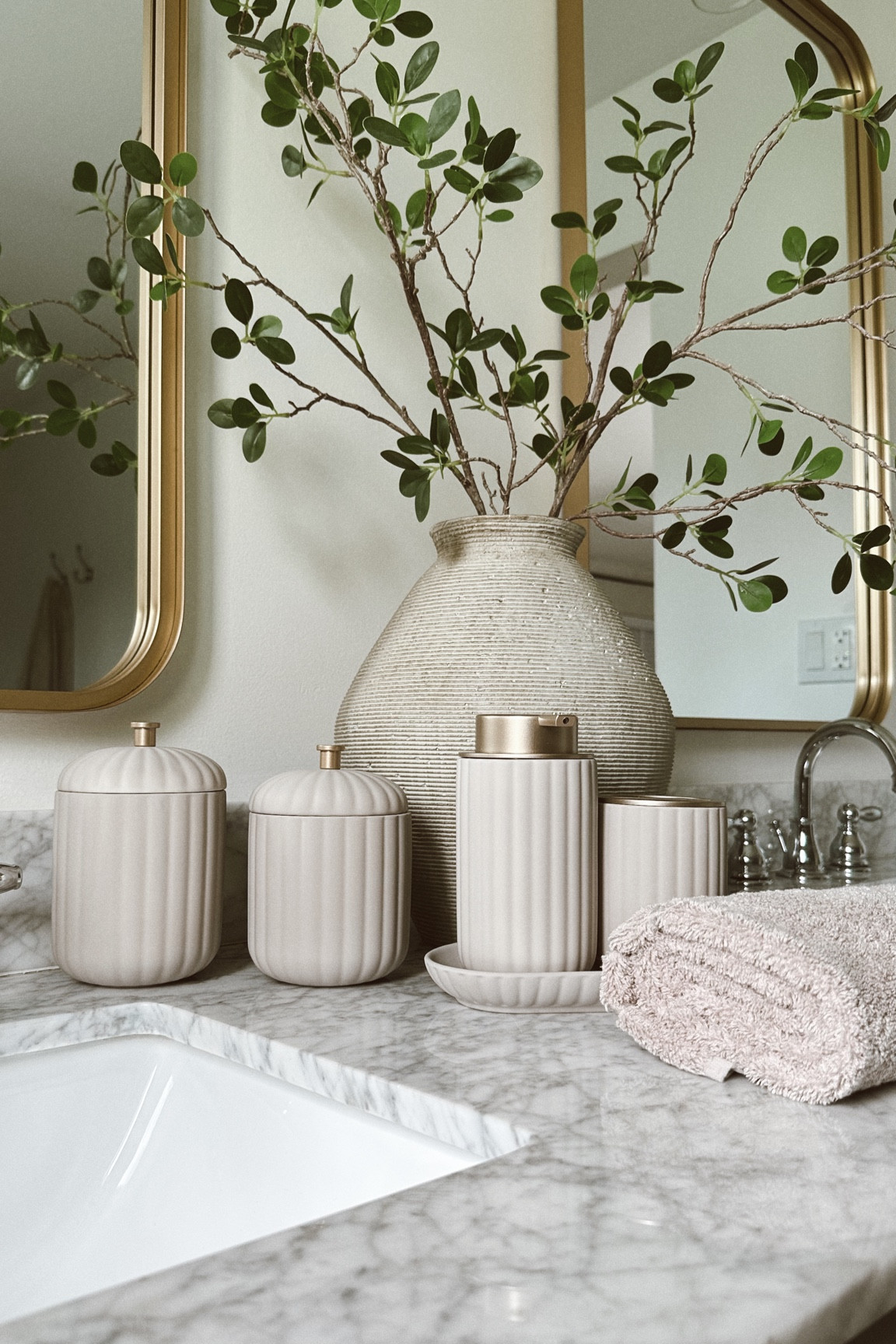 Excuse me @walmart ?! Obsessed with these new bathroom accessories. They come in 4 beautiful colors - this is the porcini taupe  #walmartpartner

#walmarthome #bathroomaccessories #bathroomfinds #bathroomdecor #homedecor #drew #towels #walmartdeals #neutralbathroom #aestheticbathroom 

#LTKHome #LTKFindsUnder50 #LTKSaleAlert