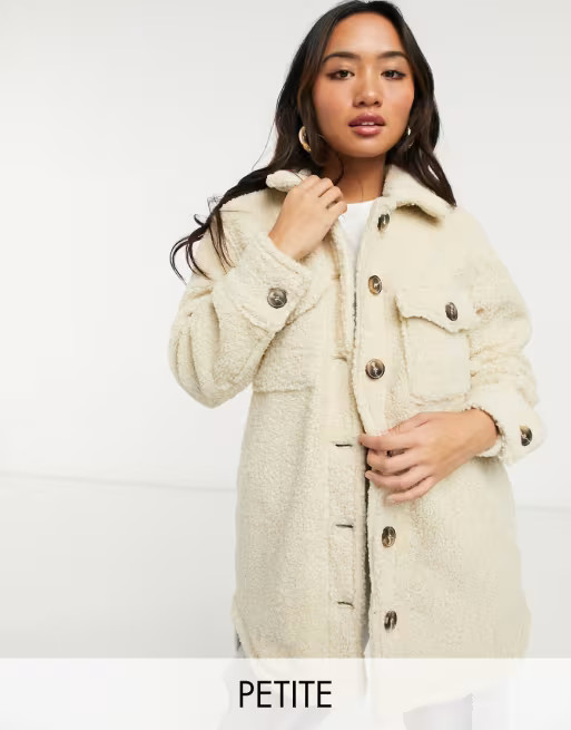 Brave Soul Petite – Strike – Oversize-Hemdjacke aus Teddystoff | ASOS (Global)