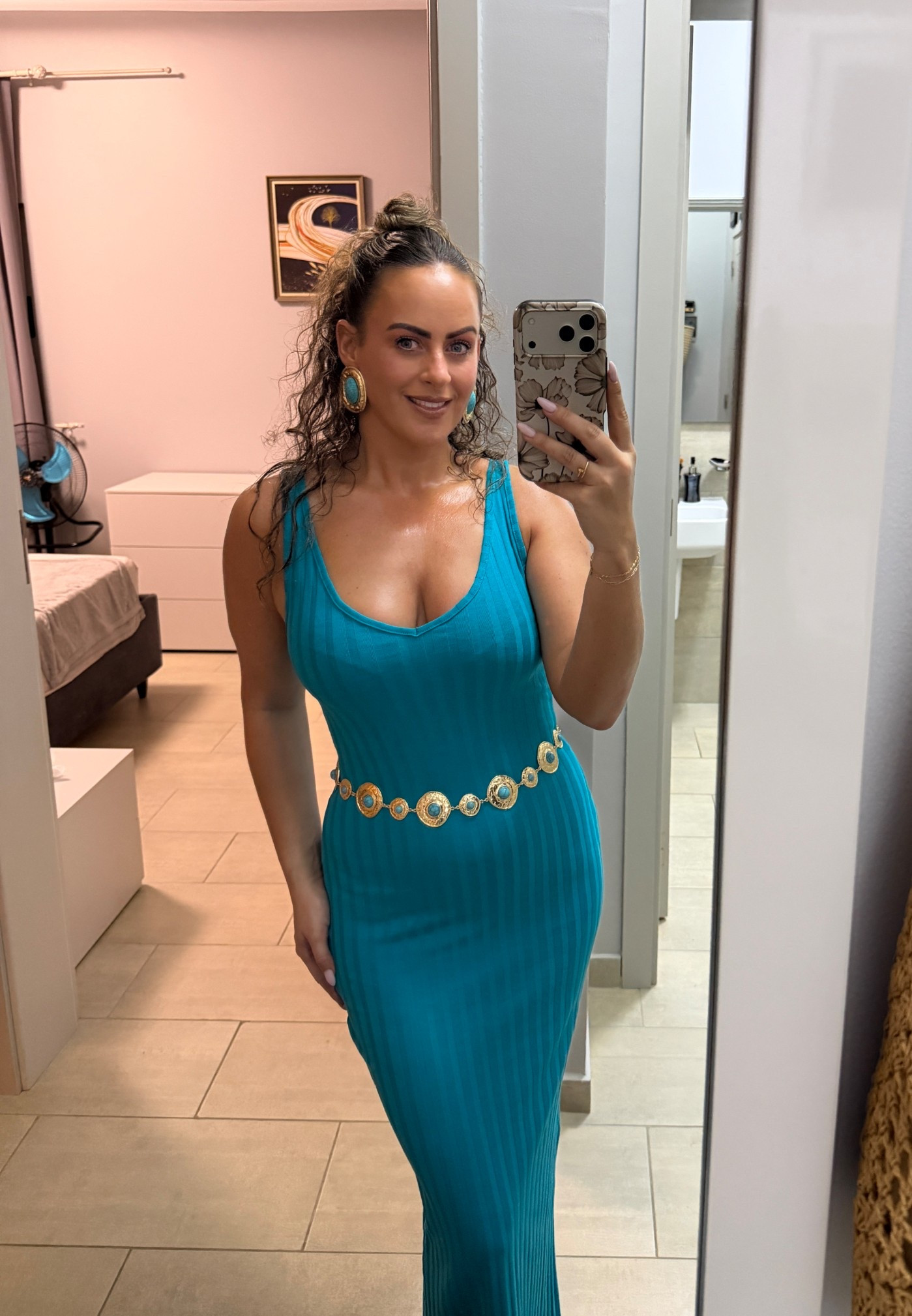 Holiday outfit - dress 👗 

I’m wearing a size 8 (stretchy so sized down)

#LTKsummer #LTKdresses #LTKstyletip