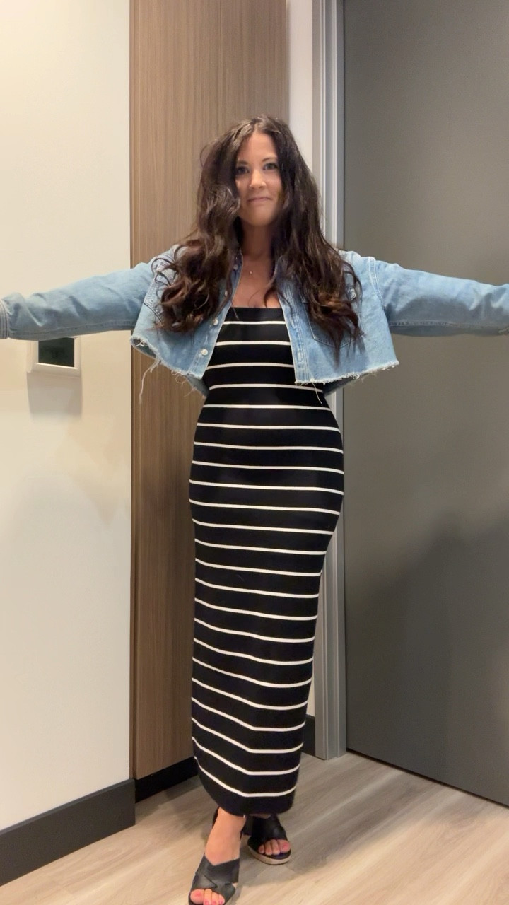 The cutest strapless maxi dress ✨🖤