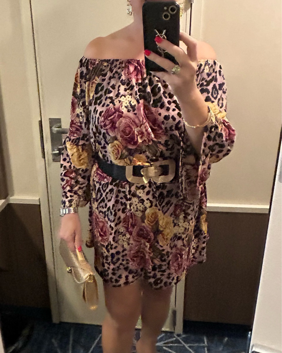 Date night but make it classy!! Off-the-shoulder leopard + rose print dress, black belt with the gold buckle, and my favorite gold clutch 😍💋
Ladies, the heels make the whole look — worth it every single time!! Always be confident 🌹
#over50fashion #styleover50 #datenightoutfit #midlifestyle #agelessfashion

#LTKgrwm #LTKvlog #LTKTravel