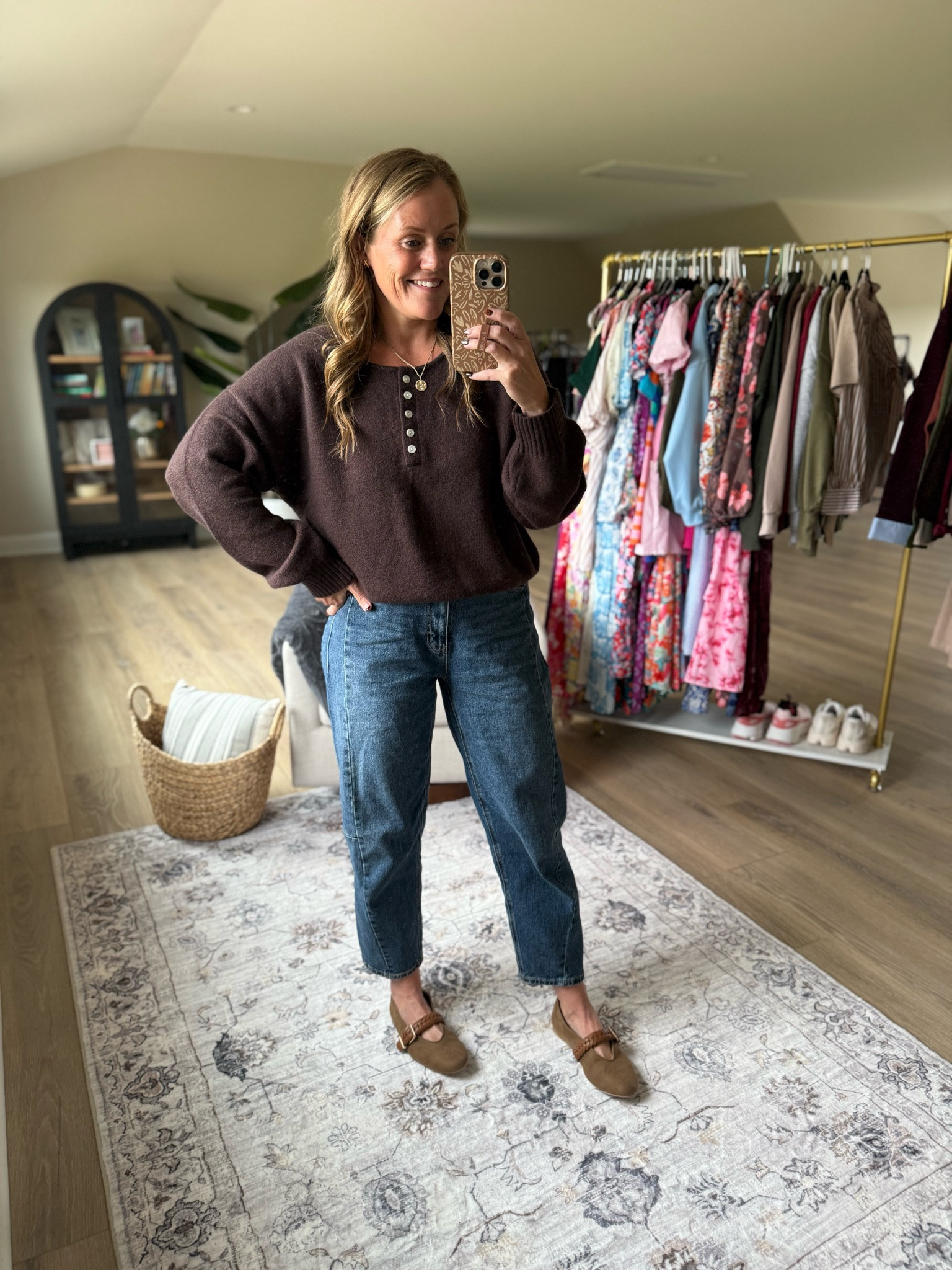 Abercrombie & Fitch
New arrivals 
Sweaters 
Barrel jeans 
Ballet flats 
Fall outfits 
Fall casual outfits 

Top & flats TTS/ sized down 2 sizes in denim