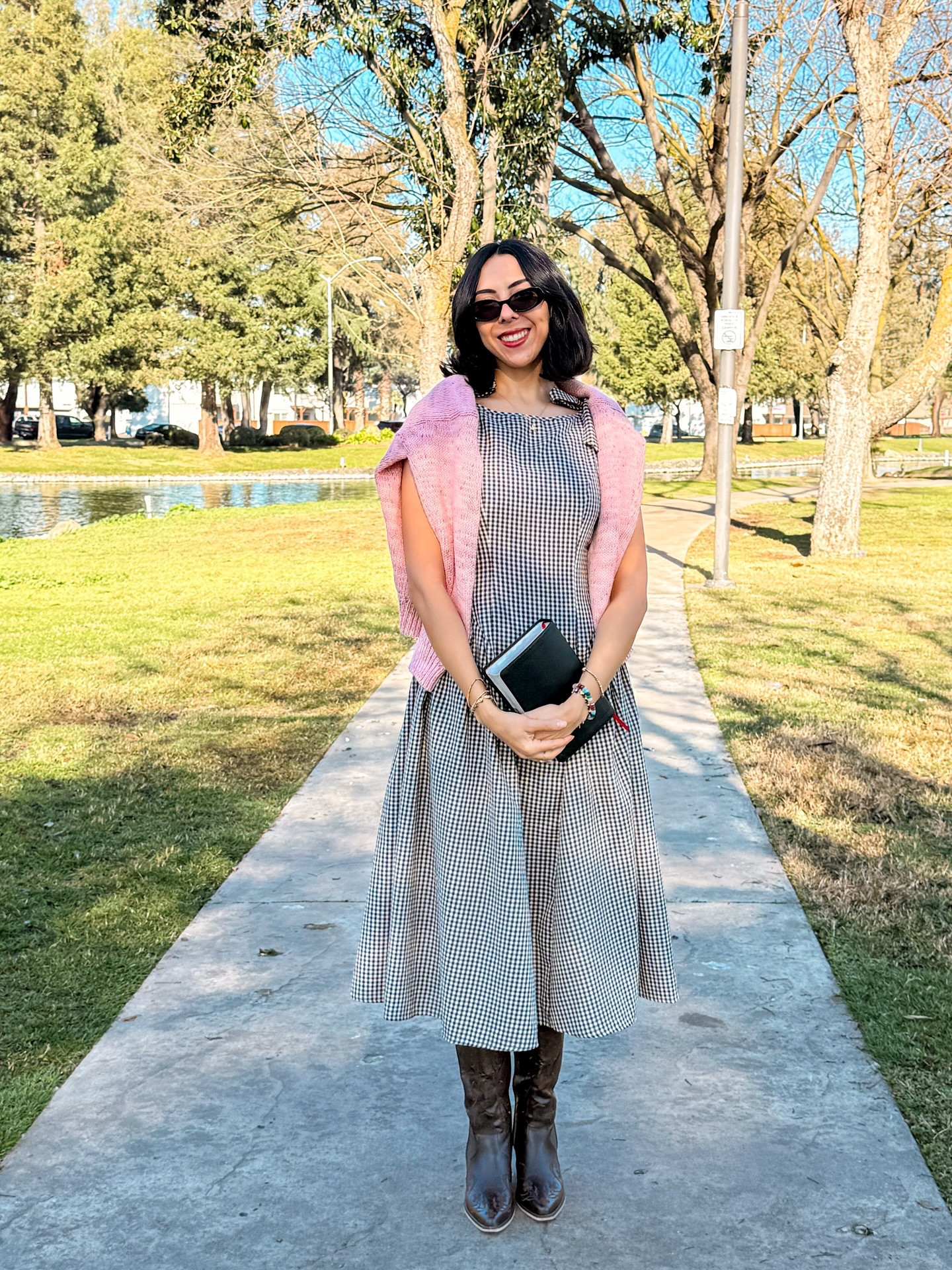 Happy Sunday! 

Super Bowl + sunshine feels like a good combo. 
What’s everyone doing for the game? 
I’m mainly here for the food… and to watch the Seahawks lose! 
Go Pats!

Dress @sweatyrocks.us 
Cardi @wdirara_us 

#sundayfunday #churchoutfit #amazonfinds #amazonfashion #ootd

#LTKootd #LTKValentine #LTKTall