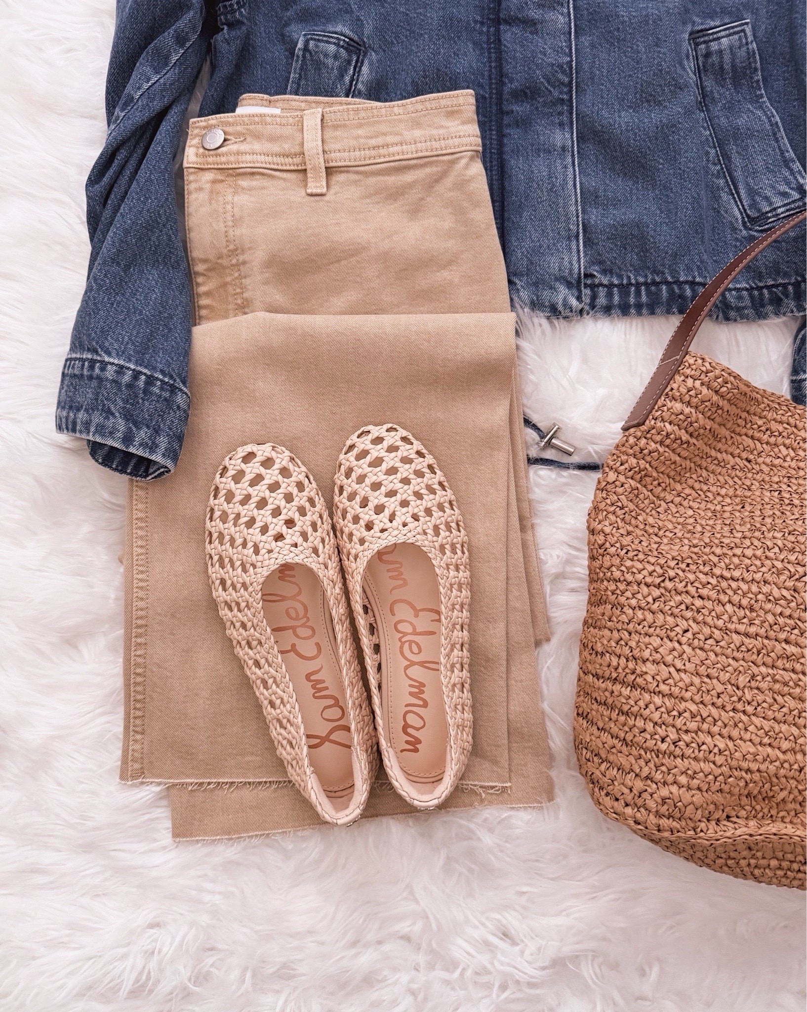 These woven flats are so easy to wear and instantly make a simple outfit look better.

woven flats women, summer flats, casual outfit ideas, women over 40 style, neutral shoes, everyday shoes, comfortable flats, spring outfits women, capsule wardrobe shoes, casual chic style, affordable fashion finds

#LTKSeasonal #LTKOver40 #LTKMothersDay
